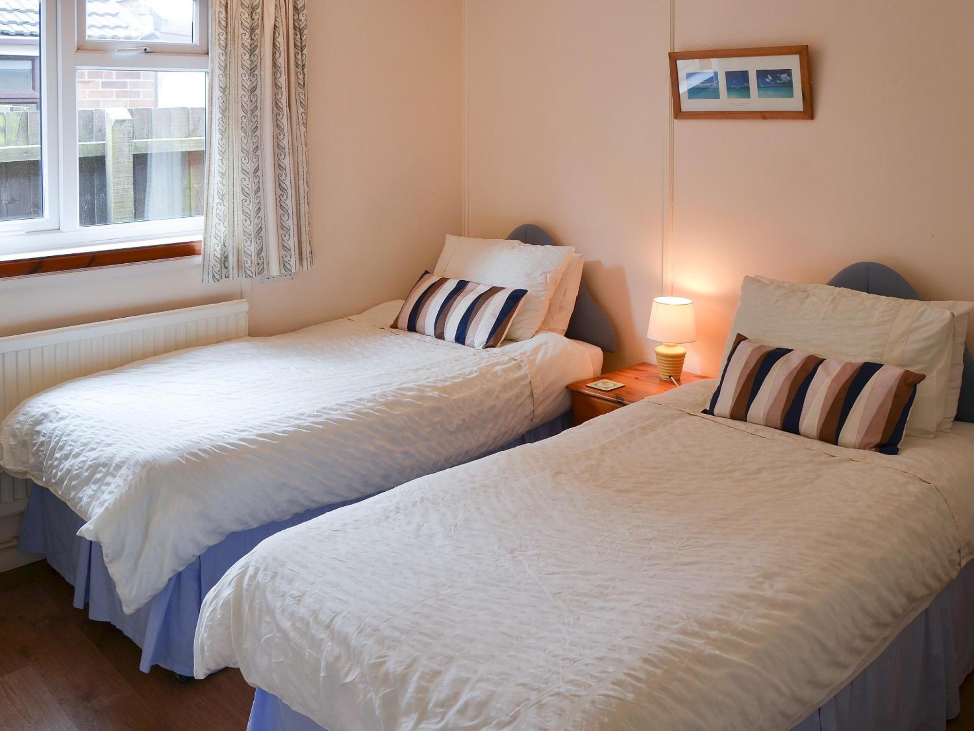 Rosemarys Sea View Villa Bacton  Exterior photo