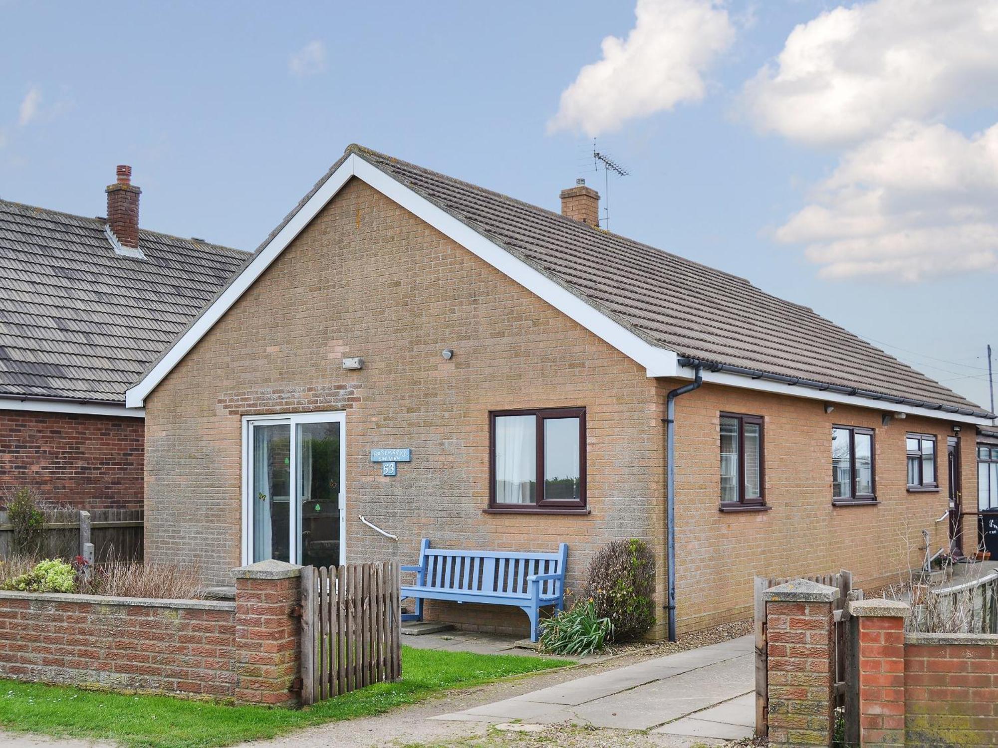 Rosemarys Sea View Villa Bacton  Exterior photo